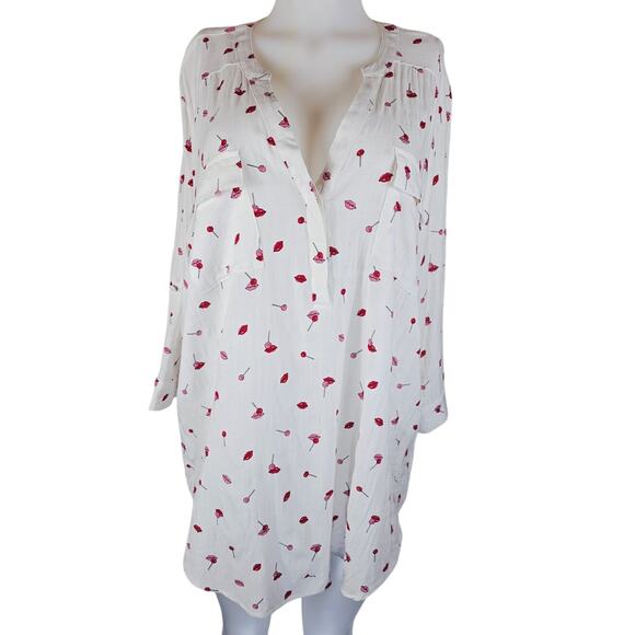 Torrid Harper White Red Lips Suckers Women's Roll-Up Sleeve Work Blouse 2 - 2X - Picture 1 of 7